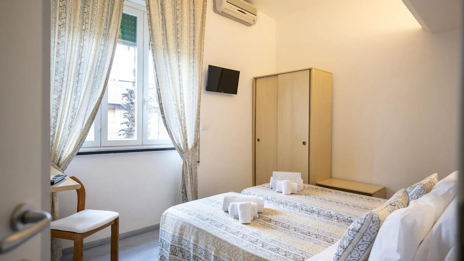 Hotel Ligure Spotorno 3*,  Italia